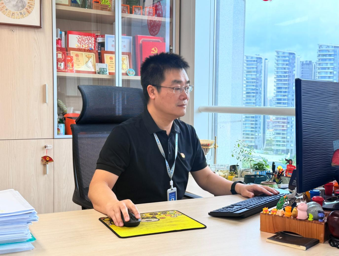 身边榜样 ▏广东省国资系统优秀共产党员 区健辉